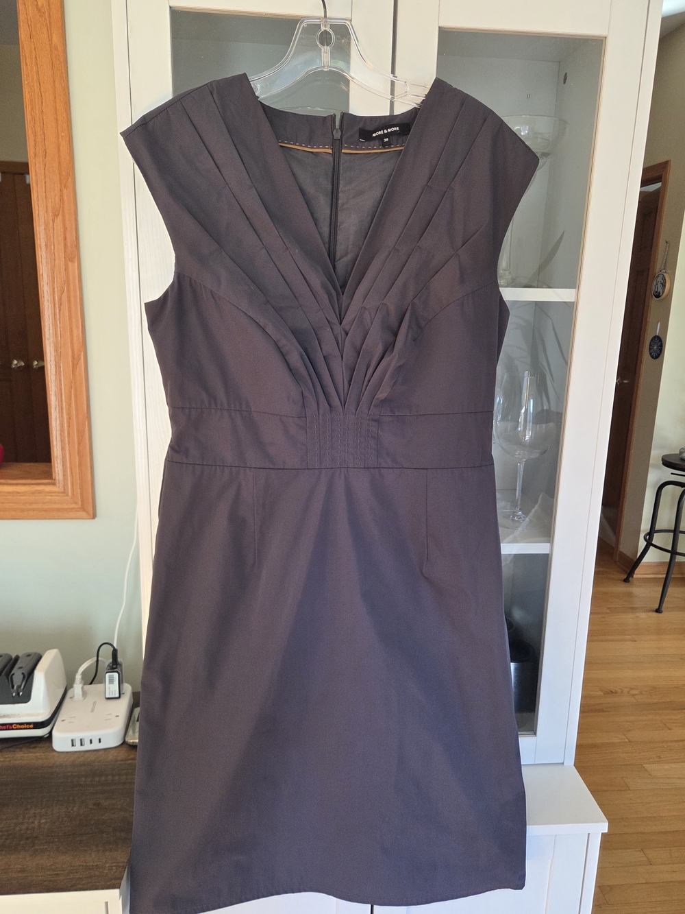 Cap-Sleeve Pleated Midi Dress in Charcoal